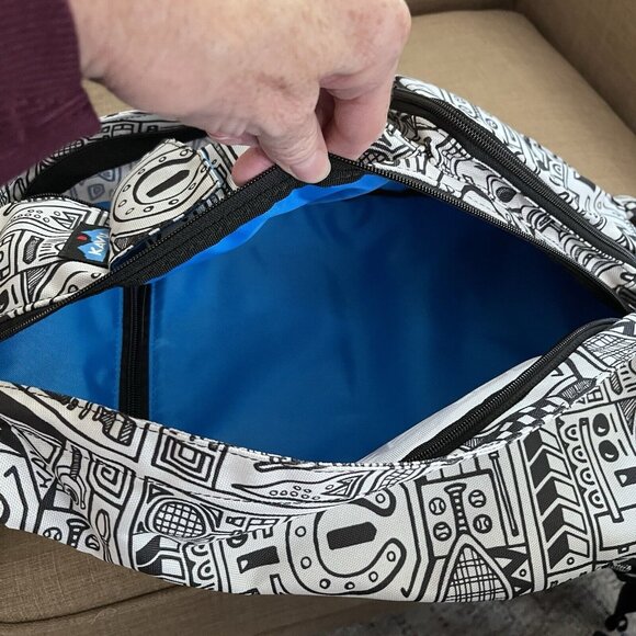 Kavu Rope Sling Bag Black And White Print Horseshoe Tennis Racket - Picture 5 of 10